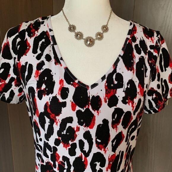 LAURA ASHLEY White w/Black&Red Tee & Bling S - Picture 4 of 7